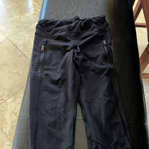 Lululemon train time crops